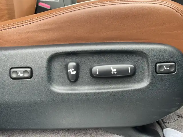 トヨタ ランドクルーザー ZX ブルーノクロス 千葉県 2014(平26)年 4.3万km ブラック フリップダウンモニター/サンルーフ/レザーシート/純正HDDナビ/(AM/FM/DVD/CD/BT)/全周囲カメラ/デジタルインナーミラー/パーキングアシスト/衝突被害軽減システム/バック・フロント・サイドカメラ/横滑り防止装置/ETC/LEDヘッドライト/フォグランプ/オートライト/ウィンカーミラー/電動格納ミラー/純正20インチAW/シートヒーター/エアシート/シートリフター/ステアリングヒーター/エアサス/ウッドステアリング/冷蔵庫/プッシュスタート/スマートキー/ドアバイザー/フロアマット/スペアキー/取扱説明書