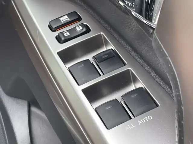 トヨタ ランドクルーザー ZX ブルーノクロス 千葉県 2014(平26)年 4.3万km ブラック フリップダウンモニター/サンルーフ/レザーシート/純正HDDナビ/(AM/FM/DVD/CD/BT)/全周囲カメラ/デジタルインナーミラー/パーキングアシスト/衝突被害軽減システム/バック・フロント・サイドカメラ/横滑り防止装置/ETC/LEDヘッドライト/フォグランプ/オートライト/ウィンカーミラー/電動格納ミラー/純正20インチAW/シートヒーター/エアシート/シートリフター/ステアリングヒーター/エアサス/ウッドステアリング/冷蔵庫/プッシュスタート/スマートキー/ドアバイザー/フロアマット/スペアキー/取扱説明書