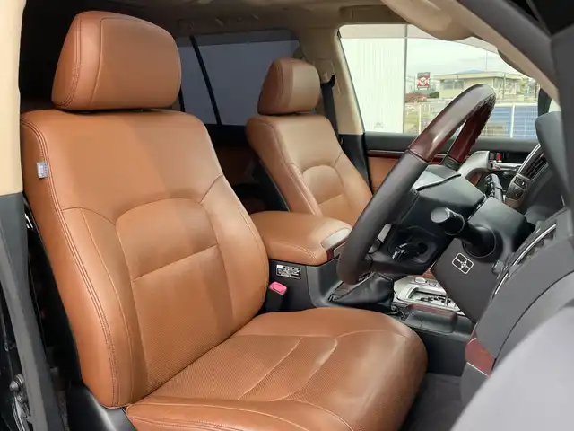 トヨタ ランドクルーザー ZX ブルーノクロス 千葉県 2014(平26)年 4.3万km ブラック フリップダウンモニター/サンルーフ/レザーシート/純正HDDナビ/(AM/FM/DVD/CD/BT)/全周囲カメラ/デジタルインナーミラー/パーキングアシスト/衝突被害軽減システム/バック・フロント・サイドカメラ/横滑り防止装置/ETC/LEDヘッドライト/フォグランプ/オートライト/ウィンカーミラー/電動格納ミラー/純正20インチAW/シートヒーター/エアシート/シートリフター/ステアリングヒーター/エアサス/ウッドステアリング/冷蔵庫/プッシュスタート/スマートキー/ドアバイザー/フロアマット/スペアキー/取扱説明書