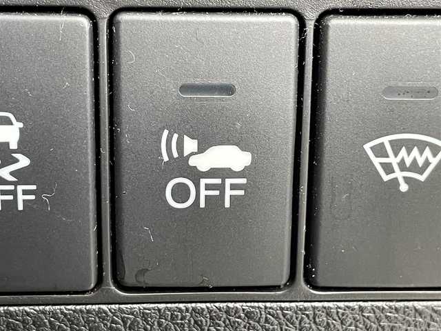 ホンダ ヴェゼル ハイブリッド Z 奈良県 2014(平26)年 9.5万km ホワイトオーキッドパール 【(株)IDOMが運営する　じしゃロン奈良店　の自社ローン対象車両になります。こちらは現金ご利用時の価格です。自社ローンご希望の方は別途その旨お申付け下さい。】