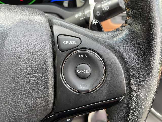 ホンダ ヴェゼル ハイブリッド Z 奈良県 2014(平26)年 9.5万km ホワイトオーキッドパール 【(株)IDOMが運営する　じしゃロン奈良店　の自社ローン対象車両になります。こちらは現金ご利用時の価格です。自社ローンご希望の方は別途その旨お申付け下さい。】