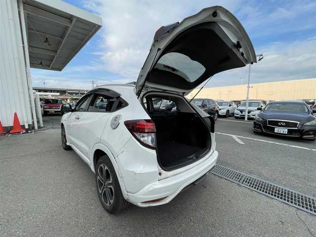 ホンダ ヴェゼル ハイブリッド Z 奈良県 2014(平26)年 9.5万km ホワイトオーキッドパール 【(株)IDOMが運営する　じしゃロン奈良店　の自社ローン対象車両になります。こちらは現金ご利用時の価格です。自社ローンご希望の方は別途その旨お申付け下さい。】