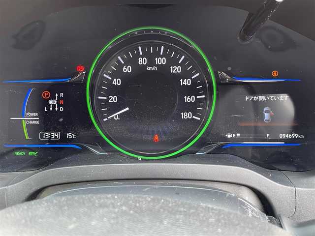 ホンダ ヴェゼル ハイブリッド Z 奈良県 2014(平26)年 9.5万km ホワイトオーキッドパール 【(株)IDOMが運営する　じしゃロン奈良店　の自社ローン対象車両になります。こちらは現金ご利用時の価格です。自社ローンご希望の方は別途その旨お申付け下さい。】