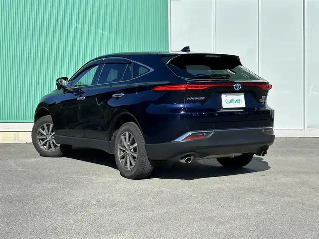 トヨタ ハリアー ハイブリッド G 福岡県 2021(令3)年 8.6万km ダークブルーマイカ 純正8型ディスプレイ/パワーバックドア/バックカメラ/ビルトインETC2.0/ドライブレコーダー/レーダークルーズコントロール/クリアランスソナー/セーフティセンス/・衝突被害軽減ブレーキ/・車線逸脱防止支援/・アダプティブハイビームシステム/・標識認識/LEDヘッドランプ/革巻きステアリング/ステアリングスイッチ/ハーフレザーシート/運転席パワーシート/社外17インチAWスタッドレスタイヤ/純正ホイール積込/スマートキー/プッシュエンジンスタート/禁煙車