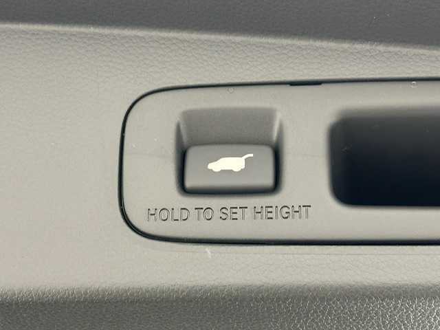 ホンダ ステップワゴン スパーダ eHEV 兵庫県 2025(令7)年 0.1千km プラチナホワイトパール 登録済未使用車/純正１１．４インチメモリナビ　（LXM-247VFLI）/（FM/AM、CD、DVD、BT、フルセグ）/純正１５．６インチ後席モニター/両側パワースライドドア/バックカメラ/レーダークルーズコントロール/パドルシフト/ホンダセンシング/ホンダコネクト/プッシュスタート/電動格納ミラー/ウィンカーミラー/ハーフレザーシート/シートヒーター（D/N席）/パワーバックドア/BSM/オットマン/LEDヘッドライト/LEDフォグランプ/オートライト/純正１６インチAW/本革巻ステアリングホイール/スマートキー×２