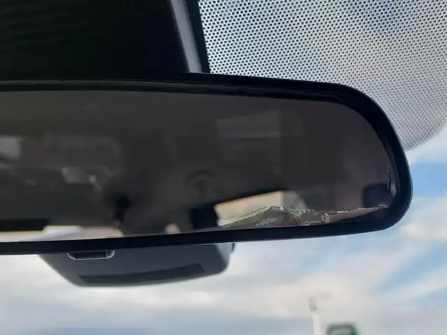 トヨタ シエンタ ハイブリッド G 東京都 2016(平28)年 7.7万km ホワイトパールクリスタルシャイン ワンオーナー/トヨタセーフティセンスC /・プリクラッシュセーフティ/・レーンディパーチャーアラート/・オートマチックハイビーム/プッシュスタート/社外ナビ/フルセグTV/ETC/ドライブレコーダー CS-11FH/両側パワースライドドア/シートヒーター/純正フロアマット/LEDヘッドライト/オートライト/フロントフォグランプ/ドアバイザー/スマートキー