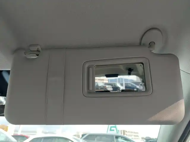 トヨタ シエンタ ハイブリッド G 東京都 2016(平28)年 7.7万km ホワイトパールクリスタルシャイン ワンオーナー/トヨタセーフティセンスC /・プリクラッシュセーフティ/・レーンディパーチャーアラート/・オートマチックハイビーム/プッシュスタート/社外ナビ/フルセグTV/ETC/ドライブレコーダー CS-11FH/両側パワースライドドア/シートヒーター/純正フロアマット/LEDヘッドライト/オートライト/フロントフォグランプ/ドアバイザー/スマートキー