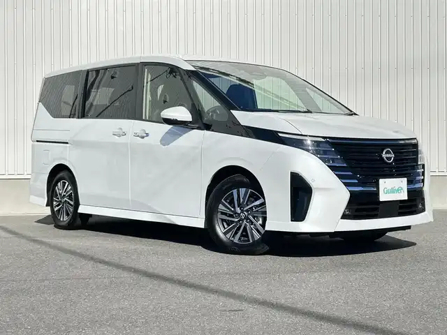 日産 セレナ e－パワー ハイウェイスター V 群馬県 2025(令7)年 0.1千km プリズムホワイト ワンオーナー/純正12.3型ディスプレイオーディオ/（Bluetooth/HDMI/USB/フルセグテレビ）/インテリジェントアラウンドビューモニター/純正デジタルインナーミラー/360度セーフティアシスト/・プロパイロット/・インテリジェントエマージェンシーブレーキ/・前方衝突予測警報/・衝突回避ステアリングアシスト/・車線逸脱防止支援システム/・車線逸脱警報/・後側方衝突防止支援システム/・後側方車両検知警報/・後退時車両検知警報/・ふらつき警報/・踏み間違い衝突防止アシスト/・標識検知機能/両側ハンズフリーパワースライドドア/電動パーキングブレーキ/置くだけ充電/LEDヘッドランプ/オートホールド/ステアリングリモコン/ETC/保証書・取説・スペアキー