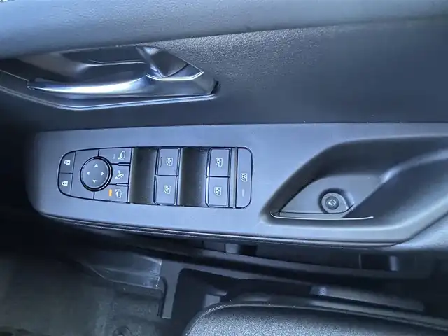 日産 セレナ e－パワー ハイウェイスター V 群馬県 2025(令7)年 0.1千km プリズムホワイト ワンオーナー/純正12.3型ディスプレイオーディオ/（Bluetooth/HDMI/USB/フルセグテレビ）/インテリジェントアラウンドビューモニター/純正デジタルインナーミラー/360度セーフティアシスト/・プロパイロット/・インテリジェントエマージェンシーブレーキ/・前方衝突予測警報/・衝突回避ステアリングアシスト/・車線逸脱防止支援システム/・車線逸脱警報/・後側方衝突防止支援システム/・後側方車両検知警報/・後退時車両検知警報/・ふらつき警報/・踏み間違い衝突防止アシスト/・標識検知機能/両側ハンズフリーパワースライドドア/電動パーキングブレーキ/置くだけ充電/LEDヘッドランプ/オートホールド/ステアリングリモコン/ETC/保証書・取説・スペアキー