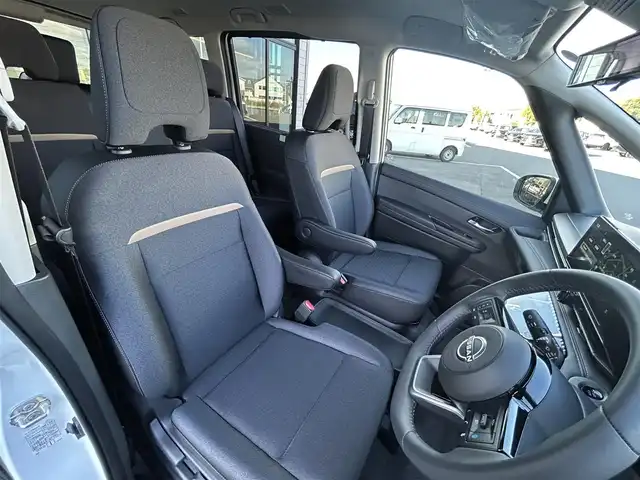 日産 セレナ e－パワー ハイウェイスター V 群馬県 2025(令7)年 0.1千km プリズムホワイト ワンオーナー/純正12.3型ディスプレイオーディオ/（Bluetooth/HDMI/USB/フルセグテレビ）/インテリジェントアラウンドビューモニター/純正デジタルインナーミラー/360度セーフティアシスト/・プロパイロット/・インテリジェントエマージェンシーブレーキ/・前方衝突予測警報/・衝突回避ステアリングアシスト/・車線逸脱防止支援システム/・車線逸脱警報/・後側方衝突防止支援システム/・後側方車両検知警報/・後退時車両検知警報/・ふらつき警報/・踏み間違い衝突防止アシスト/・標識検知機能/両側ハンズフリーパワースライドドア/電動パーキングブレーキ/置くだけ充電/LEDヘッドランプ/オートホールド/ステアリングリモコン/ETC/保証書・取説・スペアキー