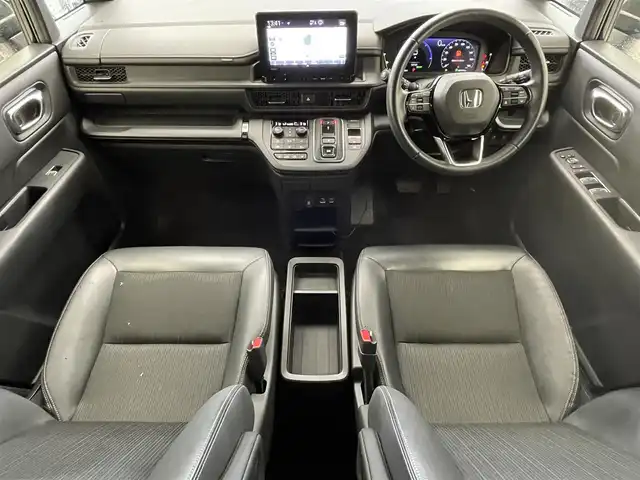 ホンダ ステップワゴン スパーダ eHEV 滋賀県 2023(令5)年 3万km クリスタルブラックパール 9インチ純正メモリナビ/【Bluetooth/CD/DVD/USB/HDMI/AppleCarPlay//Android Auto/フルセグ 】/全方位カメラ/両側パワースライドドア/シートヒーター/2列目オットマン/パワーリアゲート/前後ソナー/フリップダウンモニター/ホンダセンシング/ハーフレザー/オートホールド/オートハイビーム/純正16アルミ/純正LEDヘッドライト/ビルトインETC