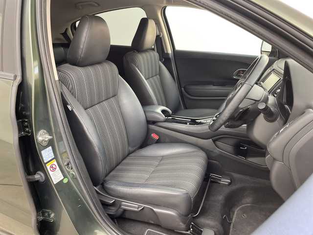 ホンダ ヴェゼル ハイブリッド Z 兵庫県 2015(平27)年 7.8万km ミスティックグリーンパール ・シティブレーキアクティブシステム/・カロッツェリア製7インチナビ＆フルセグ＆BT＆DVD/・バックカメラ/・クルーズコントロール/・電子パーキング/・オートホールド/・LEDヘッドライト/・オートライト/・スマートキー/・プッシュスタート/・横滑り防止装置/・ハーフレザーシート/・前席シートヒーター/・ルーフレール/・ETC/・社外フロアマット/・電動格納ミラー/・アイドリングストップ/・純正17インチアルミホイール