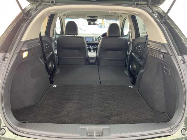 ホンダ ヴェゼル ハイブリッド Z 兵庫県 2015(平27)年 7.8万km ミスティックグリーンパール ・シティブレーキアクティブシステム/・カロッツェリア製7インチナビ＆フルセグ＆BT＆DVD/・バックカメラ/・クルーズコントロール/・電子パーキング/・オートホールド/・LEDヘッドライト/・オートライト/・スマートキー/・プッシュスタート/・横滑り防止装置/・ハーフレザーシート/・前席シートヒーター/・ルーフレール/・ETC/・社外フロアマット/・電動格納ミラー/・アイドリングストップ/・純正17インチアルミホイール