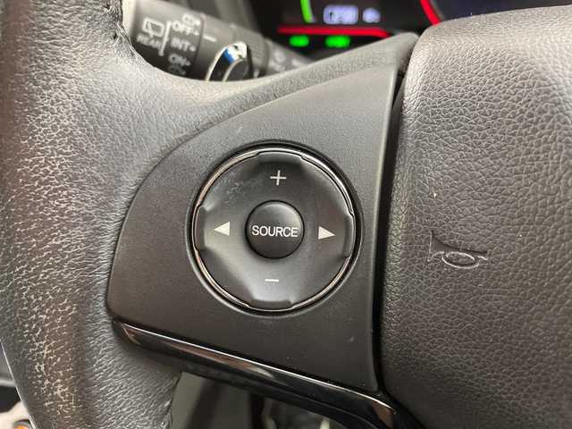 ホンダ ヴェゼル ハイブリッド Z 兵庫県 2015(平27)年 7.8万km ミスティックグリーンパール ・シティブレーキアクティブシステム/・カロッツェリア製7インチナビ＆フルセグ＆BT＆DVD/・バックカメラ/・クルーズコントロール/・電子パーキング/・オートホールド/・LEDヘッドライト/・オートライト/・スマートキー/・プッシュスタート/・横滑り防止装置/・ハーフレザーシート/・前席シートヒーター/・ルーフレール/・ETC/・社外フロアマット/・電動格納ミラー/・アイドリングストップ/・純正17インチアルミホイール