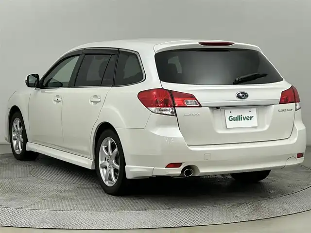 スバル レガシィ ツーリングワゴン 2．5iアイサイト Sパッケージ 道央・札幌 2013(平25)年 7.7万km サテンホワイトパール ・４WD/・カロッツェリア サイバーナビ（HDD）/　CD/DVD/SD/HDD/USB/BT/フルセグTV/・バックカメラ/・ビルトインETC/・レーダー探知機（ユピテル・EXP-R180）/・キーレスアクセスアップグレード（エンスタ機能）/・純正１７インチAW（冬）/・積込：純正１８インチAW（夏 225/45R18 6分山）/・アイサイト/・衝突被害軽減ブレーキ/・レーンキープアシスト/・全車速追従式クルーズコントロール/・ヒルスタートアシスト/・横滑り防止装置/・パドルシフト（MTモード付AT）/・ハーフレザーシート/・D+N席パワーシート/・オートライト/・キセノンヘッドライト/・フォグランプ/・ドアミラーウィンカー/・ヘッドランプウォッシャー/・ドアバイザー/・トノカバー/・純正フロアマット/・プッシュスタート/・スマートキー/・取/保