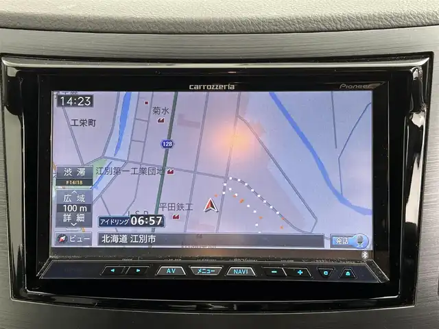 スバル レガシィ ツーリングワゴン 2．5iアイサイト Sパッケージ 道央・札幌 2013(平25)年 7.7万km サテンホワイトパール ・４WD/・カロッツェリア サイバーナビ（HDD）/　CD/DVD/SD/HDD/USB/BT/フルセグTV/・バックカメラ/・ビルトインETC/・レーダー探知機（ユピテル・EXP-R180）/・キーレスアクセスアップグレード（エンスタ機能）/・純正１７インチAW（冬）/・積込：純正１８インチAW（夏 225/45R18 6分山）/・アイサイト/・衝突被害軽減ブレーキ/・レーンキープアシスト/・全車速追従式クルーズコントロール/・ヒルスタートアシスト/・横滑り防止装置/・パドルシフト（MTモード付AT）/・ハーフレザーシート/・D+N席パワーシート/・オートライト/・キセノンヘッドライト/・フォグランプ/・ドアミラーウィンカー/・ヘッドランプウォッシャー/・ドアバイザー/・トノカバー/・純正フロアマット/・プッシュスタート/・スマートキー/・取/保
