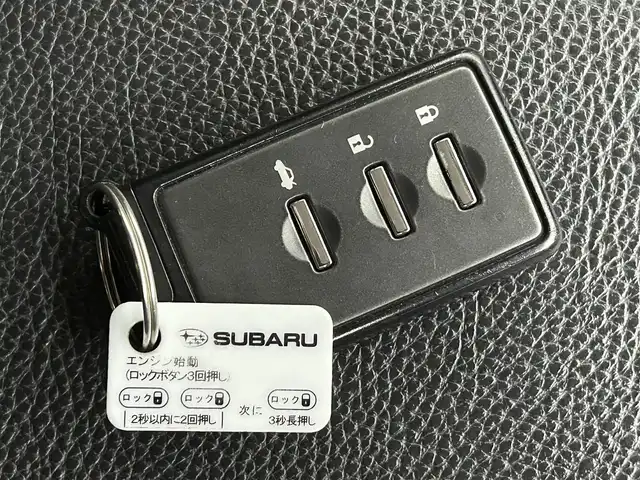 スバル レガシィ ツーリングワゴン 2．5iアイサイト Sパッケージ 道央・札幌 2013(平25)年 7.7万km サテンホワイトパール ・４WD/・カロッツェリア サイバーナビ（HDD）/　CD/DVD/SD/HDD/USB/BT/フルセグTV/・バックカメラ/・ビルトインETC/・レーダー探知機（ユピテル・EXP-R180）/・キーレスアクセスアップグレード（エンスタ機能）/・純正１７インチAW（冬）/・積込：純正１８インチAW（夏 225/45R18 6分山）/・アイサイト/・衝突被害軽減ブレーキ/・レーンキープアシスト/・全車速追従式クルーズコントロール/・ヒルスタートアシスト/・横滑り防止装置/・パドルシフト（MTモード付AT）/・ハーフレザーシート/・D+N席パワーシート/・オートライト/・キセノンヘッドライト/・フォグランプ/・ドアミラーウィンカー/・ヘッドランプウォッシャー/・ドアバイザー/・トノカバー/・純正フロアマット/・プッシュスタート/・スマートキー/・取/保