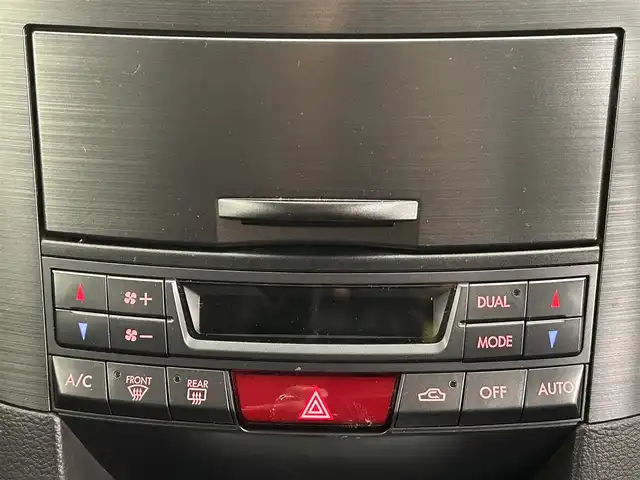 スバル レガシィ ツーリングワゴン 2．5iアイサイト Sパッケージ 道央・札幌 2013(平25)年 7.7万km サテンホワイトパール ・４WD/・カロッツェリア サイバーナビ（HDD）/　CD/DVD/SD/HDD/USB/BT/フルセグTV/・バックカメラ/・ビルトインETC/・レーダー探知機（ユピテル・EXP-R180）/・キーレスアクセスアップグレード（エンスタ機能）/・純正１７インチAW（冬）/・積込：純正１８インチAW（夏 225/45R18 6分山）/・アイサイト/・衝突被害軽減ブレーキ/・レーンキープアシスト/・全車速追従式クルーズコントロール/・ヒルスタートアシスト/・横滑り防止装置/・パドルシフト（MTモード付AT）/・ハーフレザーシート/・D+N席パワーシート/・オートライト/・キセノンヘッドライト/・フォグランプ/・ドアミラーウィンカー/・ヘッドランプウォッシャー/・ドアバイザー/・トノカバー/・純正フロアマット/・プッシュスタート/・スマートキー/・取/保