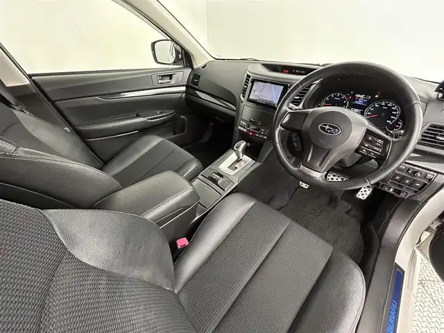 スバル レガシィ ツーリングワゴン 2．5iアイサイト Sパッケージ 道央・札幌 2013(平25)年 7.7万km サテンホワイトパール ・４WD/・カロッツェリア サイバーナビ（HDD）/　CD/DVD/SD/HDD/USB/BT/フルセグTV/・バックカメラ/・ビルトインETC/・レーダー探知機（ユピテル・EXP-R180）/・キーレスアクセスアップグレード（エンスタ機能）/・純正１７インチAW（冬）/・積込：純正１８インチAW（夏 225/45R18 6分山）/・アイサイト/・衝突被害軽減ブレーキ/・レーンキープアシスト/・全車速追従式クルーズコントロール/・ヒルスタートアシスト/・横滑り防止装置/・パドルシフト（MTモード付AT）/・ハーフレザーシート/・D+N席パワーシート/・オートライト/・キセノンヘッドライト/・フォグランプ/・ドアミラーウィンカー/・ヘッドランプウォッシャー/・ドアバイザー/・トノカバー/・純正フロアマット/・プッシュスタート/・スマートキー/・取/保