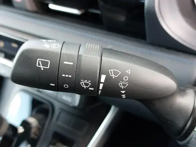 トヨタ ヴォクシー S－Z 東京都 2023(令5)年 0.7万km グリッターブラックガラスフレーク 快適利便パッケージHi/純正10.5型ディスプレイ/・CD/DVD/BT/AM/FM/TV/・HDMI/AppleCarplay/androidauto/バックカメラ/両側パワースライドドア/ユニバーサルステップ/三眼LEDヘッドライト/ビルトインETC2.0/モデリスタスポイラー/セーフティセンス/・プリクラッシュセーフティ/・レーントレーシングアシスト/・オートハイビーム/・レーダークルーズコントロール/アイドリングストップ/プッシュスタート