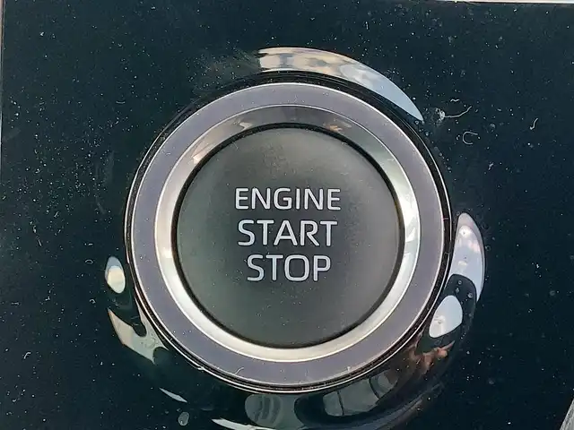 トヨタ ヴォクシー S－Z 東京都 2023(令5)年 0.7万km グリッターブラックガラスフレーク 快適利便パッケージHi/純正10.5型ディスプレイ/・CD/DVD/BT/AM/FM/TV/・HDMI/AppleCarplay/androidauto/バックカメラ/両側パワースライドドア/ユニバーサルステップ/三眼LEDヘッドライト/ビルトインETC2.0/モデリスタスポイラー/セーフティセンス/・プリクラッシュセーフティ/・レーントレーシングアシスト/・オートハイビーム/・レーダークルーズコントロール/アイドリングストップ/プッシュスタート