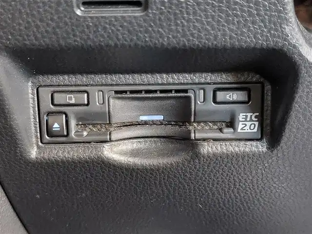 トヨタ ヴォクシー S－Z 東京都 2023(令5)年 0.7万km グリッターブラックガラスフレーク 快適利便パッケージHi/純正10.5型ディスプレイ/・CD/DVD/BT/AM/FM/TV/・HDMI/AppleCarplay/androidauto/バックカメラ/両側パワースライドドア/ユニバーサルステップ/三眼LEDヘッドライト/ビルトインETC2.0/モデリスタスポイラー/セーフティセンス/・プリクラッシュセーフティ/・レーントレーシングアシスト/・オートハイビーム/・レーダークルーズコントロール/アイドリングストップ/プッシュスタート