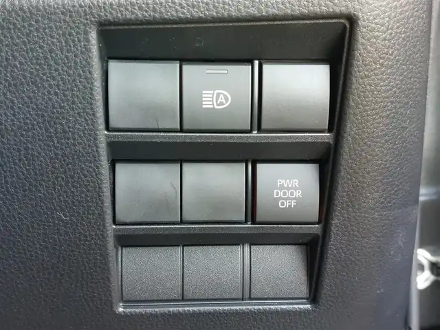 トヨタ ヴォクシー S－Z 東京都 2023(令5)年 0.7万km グリッターブラックガラスフレーク 快適利便パッケージHi/純正10.5型ディスプレイ/・CD/DVD/BT/AM/FM/TV/・HDMI/AppleCarplay/androidauto/バックカメラ/両側パワースライドドア/ユニバーサルステップ/三眼LEDヘッドライト/ビルトインETC2.0/モデリスタスポイラー/セーフティセンス/・プリクラッシュセーフティ/・レーントレーシングアシスト/・オートハイビーム/・レーダークルーズコントロール/アイドリングストップ/プッシュスタート