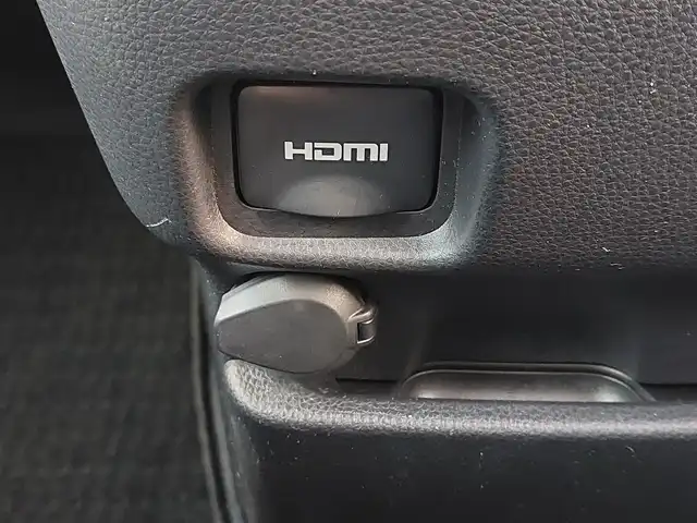 トヨタ ヴォクシー S－Z 東京都 2023(令5)年 0.7万km グリッターブラックガラスフレーク 快適利便パッケージHi/純正10.5型ディスプレイ/・CD/DVD/BT/AM/FM/TV/・HDMI/AppleCarplay/androidauto/バックカメラ/両側パワースライドドア/ユニバーサルステップ/三眼LEDヘッドライト/ビルトインETC2.0/モデリスタスポイラー/セーフティセンス/・プリクラッシュセーフティ/・レーントレーシングアシスト/・オートハイビーム/・レーダークルーズコントロール/アイドリングストップ/プッシュスタート