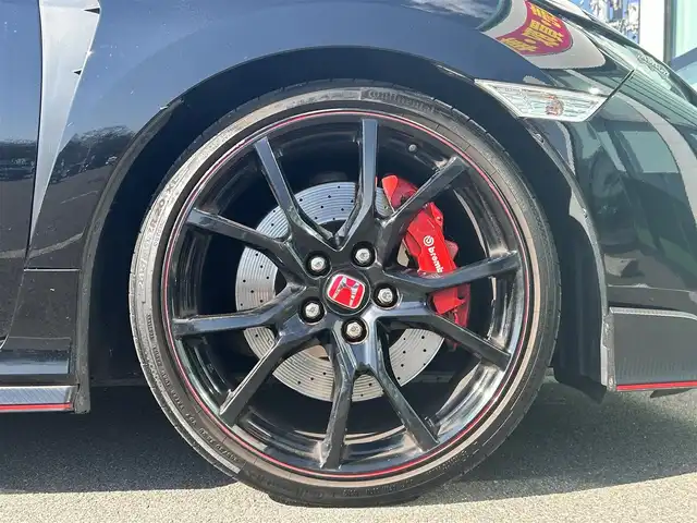 ホンダ シビック タイプR 和歌山県 2017(平29)年 4.4万km クリスタルブラックパール 純正ナビ/バックカメラ/クルーズコントロール/横滑り抑制機能/アイドリングストップ/純正フロアマット/純正アルミホイール/ビルトインETC/アイドリングストップ/LEDヘッドライト/フォグランプ/オートライト
