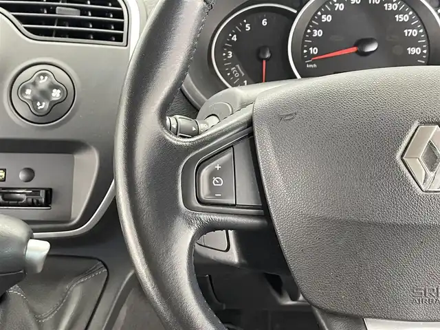 ルノー カングー ゼン 滋賀県 2018(平30)年 4万km 茶 社外7インチナビ/【Bluetooth/CD/DVD/フルセグTV】/両側スライドドア/バックカメラ/クルーズコントロール/オートライト/ビルトインETC/純正フロアマット/リモコンキー/ステアリングリモコン