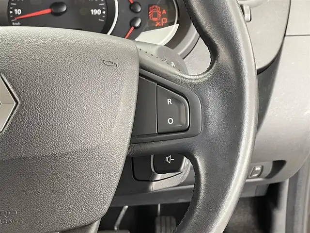 ルノー カングー ゼン 滋賀県 2018(平30)年 4万km 茶 社外7インチナビ/【Bluetooth/CD/DVD/フルセグTV】/両側スライドドア/バックカメラ/クルーズコントロール/オートライト/ビルトインETC/純正フロアマット/リモコンキー/ステアリングリモコン