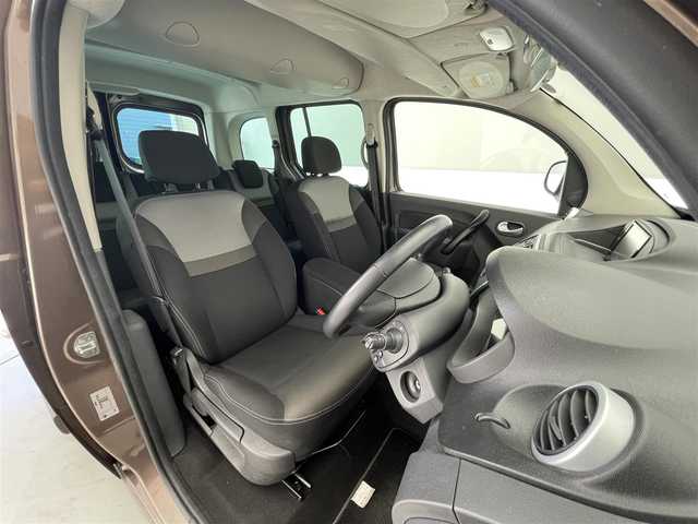 ルノー カングー ゼン 滋賀県 2018(平30)年 4万km 茶 社外7インチナビ/【Bluetooth/CD/DVD/フルセグTV】/両側スライドドア/バックカメラ/クルーズコントロール/オートライト/ビルトインETC/純正フロアマット/リモコンキー/ステアリングリモコン