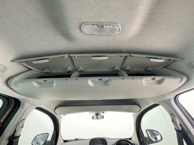 ルノー カングー ゼン 滋賀県 2018(平30)年 4万km 茶 社外7インチナビ/【Bluetooth/CD/DVD/フルセグTV】/両側スライドドア/バックカメラ/クルーズコントロール/オートライト/ビルトインETC/純正フロアマット/リモコンキー/ステアリングリモコン