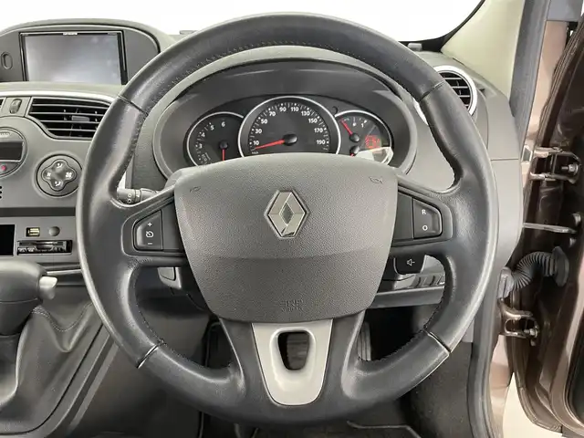 ルノー カングー ゼン 滋賀県 2018(平30)年 4万km 茶 社外7インチナビ/【Bluetooth/CD/DVD/フルセグTV】/両側スライドドア/バックカメラ/クルーズコントロール/オートライト/ビルトインETC/純正フロアマット/リモコンキー/ステアリングリモコン