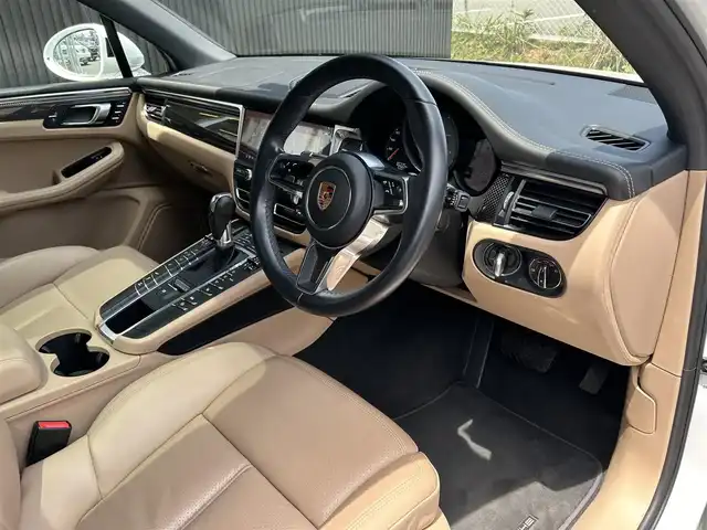 ポルシェ マカン S 福岡県 2019(令1)年 6.7万km ピュアホワイト 純正ナビ/BT/SD/USB/Applecarplay/ETC2.0/360°カメラ/ドラレコ前後/ACC/パークアシスト/レーンキープアシスト/衝突警告/ヒルクライムアシスト/革巻きステアリング/パドルシフト/ステアリングスイッチ/ブラインドスポットモニター/ベージュ革シート/パワーシートD-N/シートメモリD-N/電動リヤゲート/サンルーフ/純正フロアマット/純正21AW/LEDヘッドライト/オートライト