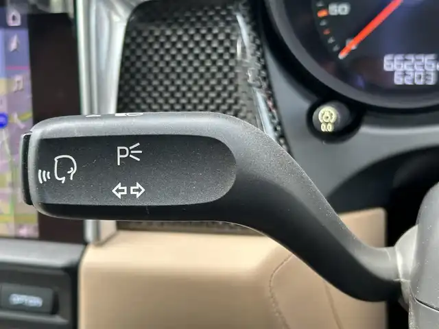 ポルシェ マカン S 福岡県 2019(令1)年 6.7万km ピュアホワイト 純正ナビ/BT/SD/USB/Applecarplay/ETC2.0/360°カメラ/ドラレコ前後/ACC/パークアシスト/レーンキープアシスト/衝突警告/ヒルクライムアシスト/革巻きステアリング/パドルシフト/ステアリングスイッチ/ブラインドスポットモニター/ベージュ革シート/パワーシートD-N/シートメモリD-N/電動リヤゲート/サンルーフ/純正フロアマット/純正21AW/LEDヘッドライト/オートライト