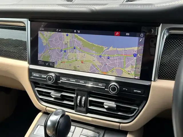 ポルシェ マカン S 福岡県 2019(令1)年 6.7万km ピュアホワイト 純正ナビ/BT/SD/USB/Applecarplay/ETC2.0/360°カメラ/ドラレコ前後/ACC/パークアシスト/レーンキープアシスト/衝突警告/ヒルクライムアシスト/革巻きステアリング/パドルシフト/ステアリングスイッチ/ブラインドスポットモニター/ベージュ革シート/パワーシートD-N/シートメモリD-N/電動リヤゲート/サンルーフ/純正フロアマット/純正21AW/LEDヘッドライト/オートライト