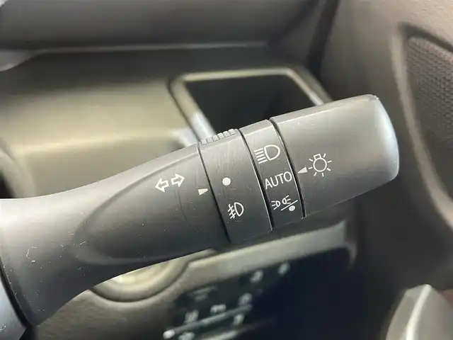 スズキ ソリオ バンディット HV MV 岩手県 2023(令5)年 0.1万km未満 ピュアホワイトP ４WD/ワンオーナー/ヘッドアップディスプレイ/両側パワースライドドア/全方位カメラ/シートヒーター/クルーズコントロール/レーンアシスト/コーナーセンサー/スズキセーフティサポート/衝突被害軽減ブレーキ/純正ナビ（Bluetooth CD DVD USB フルセグ）/横滑り防止装置/アイドリングストップ/オートハイビーム/LEDヘッドライト/フォグランプ/ETC/ロールサンシェード/シートバックテーブル