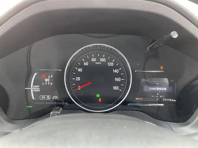 ホンダ ヴェゼル ハイブリッド RS ホンダセンシング 佐賀県 2016(平28)年 7.8万km ホワイトオーキッドパール ホンダセンシング/　衝突軽減ブレーキ/　アダプティブクルーズコントロール/　先行車発進お知らせ機能/　路外逸脱抑制システム/　レーンキープアシストシステム/　リアクティブフォースペダル/　標識認識機能/純正メモリナビ/　CD　DVD　USB　SD　BT/バックカメラ/ビルトインETC/電子パーキング/ブレーキホールド機能/D＋N席シートヒーター/革巻きステアリング/ステアリングリモコン/社外18インチアルミホイール/純正LEDヘッドライト/ウィンカーミラー/ドアバイザ―/プッシュスタート