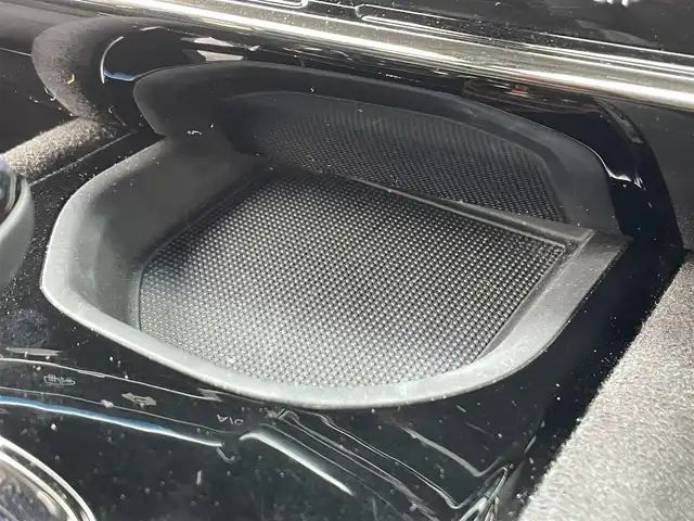 ホンダ ヴェゼル ハイブリッド RS ホンダセンシング 佐賀県 2016(平28)年 7.8万km ホワイトオーキッドパール ホンダセンシング/　衝突軽減ブレーキ/　アダプティブクルーズコントロール/　先行車発進お知らせ機能/　路外逸脱抑制システム/　レーンキープアシストシステム/　リアクティブフォースペダル/　標識認識機能/純正メモリナビ/　CD　DVD　USB　SD　BT/バックカメラ/ビルトインETC/電子パーキング/ブレーキホールド機能/D＋N席シートヒーター/革巻きステアリング/ステアリングリモコン/社外18インチアルミホイール/純正LEDヘッドライト/ウィンカーミラー/ドアバイザ―/プッシュスタート