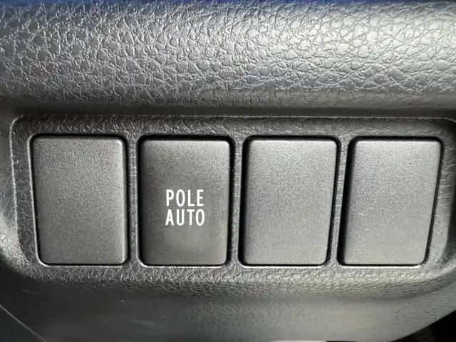 トヨタ ハリアー エレガンス 愛知県 2015(平27)年 5万km スパークリングブラックパールクリスタルシャイン 7インチナビ/（CD/DVD/BT/フルセグ）/革巻きステアリング/赤レザー内装/クルーズコントロール/ETC/バックカメラ/純正ドラレコ/コーナーセンサー/プリクラッシュセーフティ/運転席パワーシート/純正フロアマット/純正AW