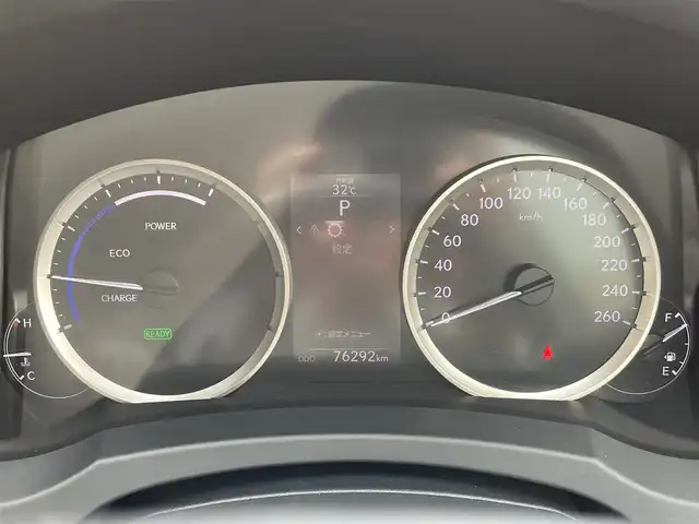 レクサス ＩＳ 300h バージョンL 千葉県 2015(平27)年 7.7万km ソニッククォーツ 黒革シート/純正SDナビ/・CD/DVD/Blu-ray/MSV/Bluetooth/フルセグ/バックカメラ/アダプティブクルーズコントロール/ブラインドスポットモニター/前席パワーシート/前席シートヒーター/前席シートベンチレーション/スマートキー/前後コーナーセンサー/パドルシフト/純正LEDヘッドライト/フォグランプ/ビルトインETC2.0/本革巻きステアリング/電動リヤサンシェード/木目調パネル/サイド＆カーテンエアバッグ