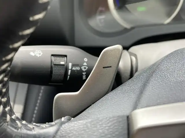 レクサス ＩＳ 300h バージョンL 千葉県 2015(平27)年 7.7万km ソニッククォーツ 黒革シート/純正SDナビ/・CD/DVD/Blu-ray/MSV/Bluetooth/フルセグ/バックカメラ/アダプティブクルーズコントロール/ブラインドスポットモニター/前席パワーシート/前席シートヒーター/前席シートベンチレーション/スマートキー/前後コーナーセンサー/パドルシフト/純正LEDヘッドライト/フォグランプ/ビルトインETC2.0/本革巻きステアリング/電動リヤサンシェード/木目調パネル/サイド＆カーテンエアバッグ