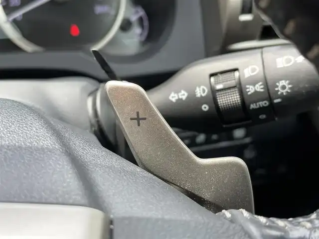 レクサス ＩＳ 300h バージョンL 千葉県 2015(平27)年 7.7万km ソニッククォーツ 黒革シート/純正SDナビ/・CD/DVD/Blu-ray/MSV/Bluetooth/フルセグ/バックカメラ/アダプティブクルーズコントロール/ブラインドスポットモニター/前席パワーシート/前席シートヒーター/前席シートベンチレーション/スマートキー/前後コーナーセンサー/パドルシフト/純正LEDヘッドライト/フォグランプ/ビルトインETC2.0/本革巻きステアリング/電動リヤサンシェード/木目調パネル/サイド＆カーテンエアバッグ