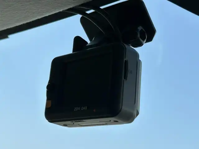 スズキ ソリオ HV MZ 愛媛県 2016(平28)年 6.9万km ピュアホワイトP 社外ナビ/DVD/フルセグTV/Bluetooth/iPod/AUX/後席モニター/バックカメラ/ドライブレコーダー前後/両側パワースライドドア/ETC/エアバッグ/サイドエアバッグ/オートライト/純正15インチAW/ABS/横滑り防止機能/アイドリングストップ/シートヒーター/社外フロアマット/スマートキー/スペアキー有/パワーステアリング/パワーステアリング/プッシュスタート