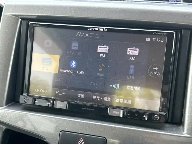 スズキ ソリオ HV MZ 愛媛県 2016(平28)年 6.9万km ピュアホワイトP 社外ナビ/DVD/フルセグTV/Bluetooth/iPod/AUX/後席モニター/バックカメラ/ドライブレコーダー前後/両側パワースライドドア/ETC/エアバッグ/サイドエアバッグ/オートライト/純正15インチAW/ABS/横滑り防止機能/アイドリングストップ/シートヒーター/社外フロアマット/スマートキー/スペアキー有/パワーステアリング/パワーステアリング/プッシュスタート