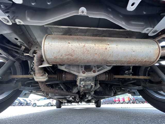トヨタ ヴィッツ F 岩手県 2015(平27)年 9.4万km シルバーM 社外SDナビ/AM/FM/CD/バックカメラ/ビルトインETC/ドライブレコーダー/衝突被害軽減ブレーキ/レーンキープアシスト/横滑り防止装置/オートライト/オートハイビーム/HIDヘッドライト/キーレスキー/電動格納ミラー/社外14インチAW/社外フロアマット/保証書/取扱説明書