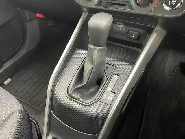 トヨタ ライズ X 大分県 2022(令4)年 5.8万km ターコイズブルーマイカメタリック スマートアシスト搭載/・衝突回避支援ブレーキ機能/・車線逸脱警報機能/・車線逸脱抑制制御機能/・ふらつき機能/・路側逸脱警報/・ブレーキ制御付誤発進抑制機能（前後）/・先行車発進お知らせ機能/・オートハイビーム/・コーナーセンサー/社外ナビ　型式：AVIC-RZ503/【BT対応、CD、DVD、AM/FM】/ステアリングスイッチ/バックカメラ/プッシュスタート/ETC/ドライブレコーダー/アイドリングストップ/横滑り防止装置/電動格納ミラー/純正フロアマット/オートライト/LEDヘッドライト/保証書、取説