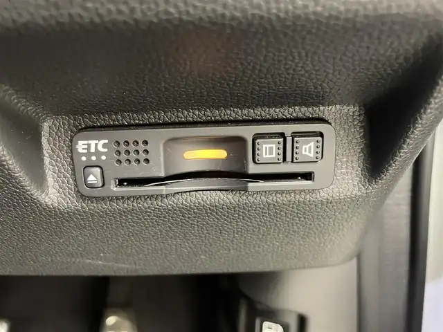 ホンダ フリード G ホンダセンシング 茨城県 2022(令4)年 3.6万km プラチナホワイトパール 純正9型ナビ［VXM-227VFNi］/フルセグ再生可/バックカメラ/Sパッケージ/Cパッケージ/寒冷地仕様/Honda SENSING/・衝突軽減ブレーキ/・誤発進抑制機能/・車線維持支援システム/・アダプティブクルーズコントロール/・路外逸脱抑制機能/・標識認識機能/・先行車発進お知らせ機能/コーナーセンサー（後のみ）/純正アルミホイール/純正フロアマット/ハーフレザーシート/シートヒーター/ビルトインETC