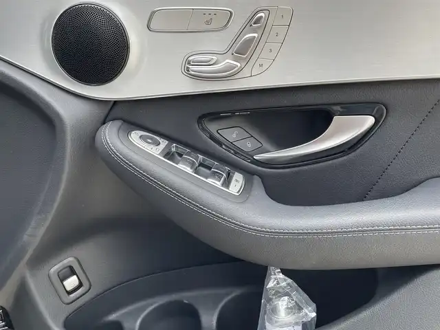 メルセデス・ベンツ ＧＬＣ２００ クーペスポーツ 東京都 2019(平31)年 5.6万km オブシディアンブラック ダイヤモンドグリル　ハーフレザーシート　ＲＳＰ　シートヒーター　　パワーシート　純正ＨＤＤナビ　３６０°カメラ　フルセグ　パワーリアゲート　ＬＥＤヘッドライト　オートライト　ＥＴＣ　純正１９インチＡＷ